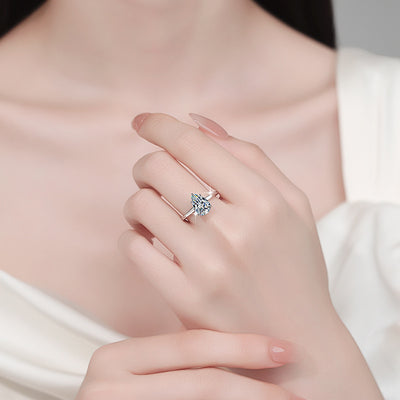 Fashion Minimalistic Water Drops Pear-shaped Moissanite Ring